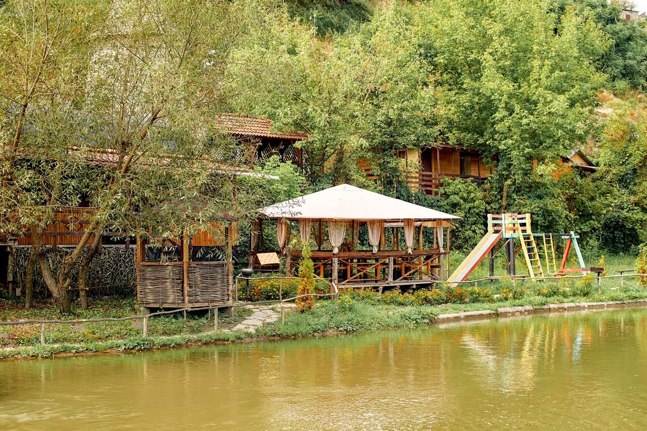 Отель Bilya Richky Hotel Каменец-Подольский-9