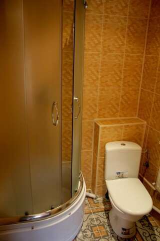 Отель Bilya Richky Hotel Каменец-Подольский Четырехместный номер "Комфорт"-2